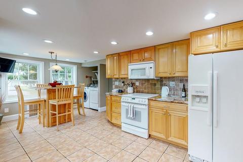 21 Libby Rd, Milton, MA 02186 photo 6