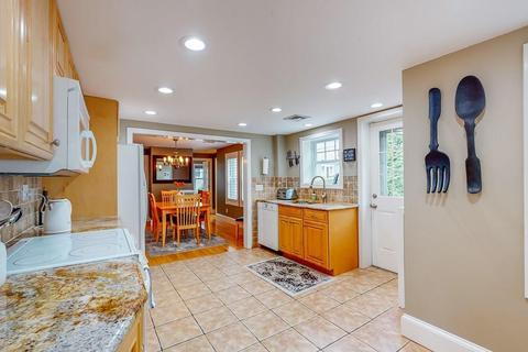 21 Libby Rd, Milton, MA 02186 photo 9