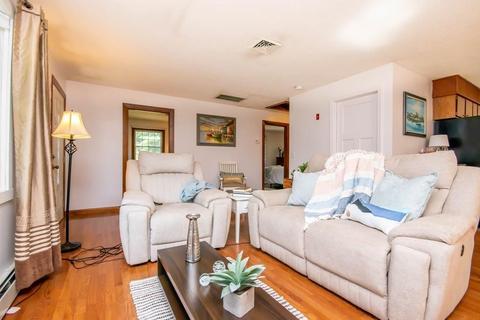 72 Swifts Beach Rd, Wareham, MA 02571 photo 6