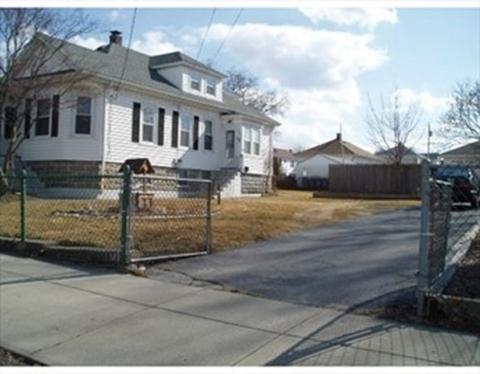 587 Penn St, Fall River, MA 02724 photo 4