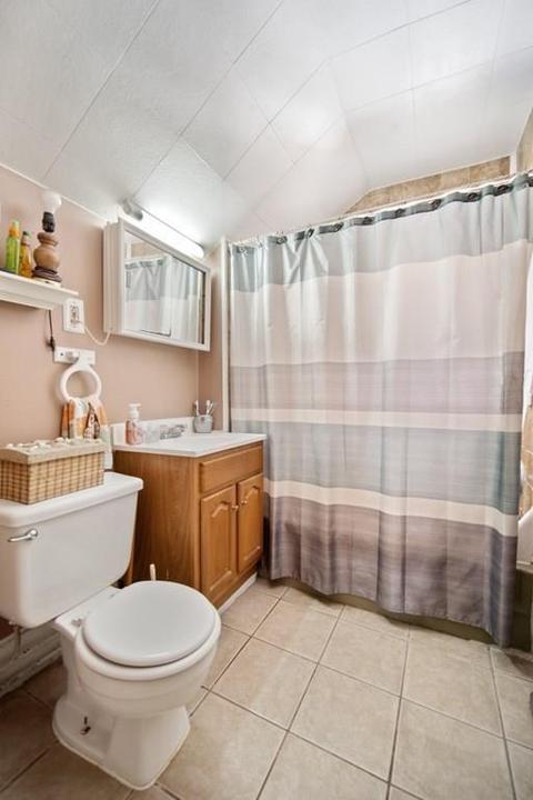 78 Phoenix Ter, Springfield, MA 01104 photo 9