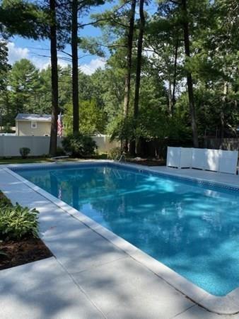 25 Alice Rd, Raynham, MA 02767 photo 4