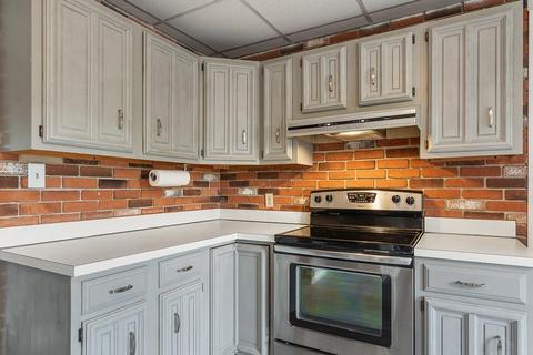 618 Mill St, Worcester, MA 01602 photo 4