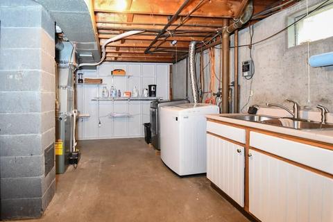 54 Sunbrier Rd, Springfield, MA 01129 photo 17