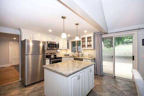 33 Beal St, Hingham, MA 02043 photo 3