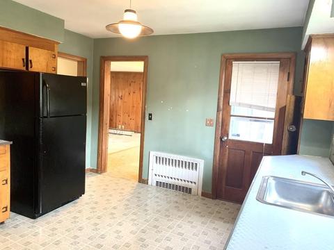 81 Emerson St, Springfield, MA 01118 photo 5