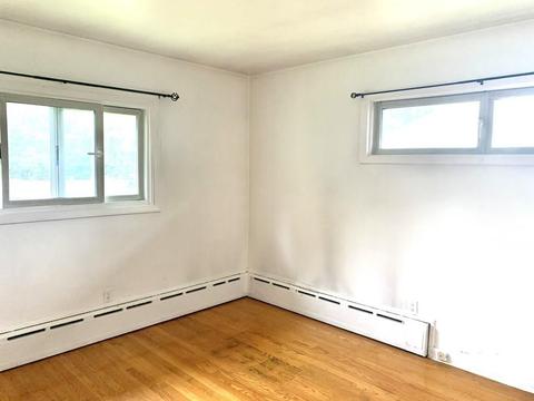 81 Emerson St, Springfield, MA 01118 photo 12