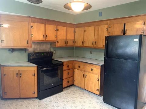 81 Emerson St, Springfield, MA 01118 photo 4