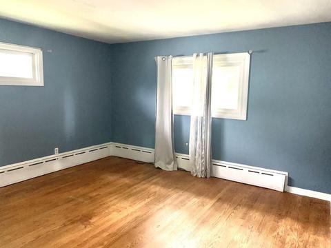 81 Emerson St, Springfield, MA 01118 photo 11