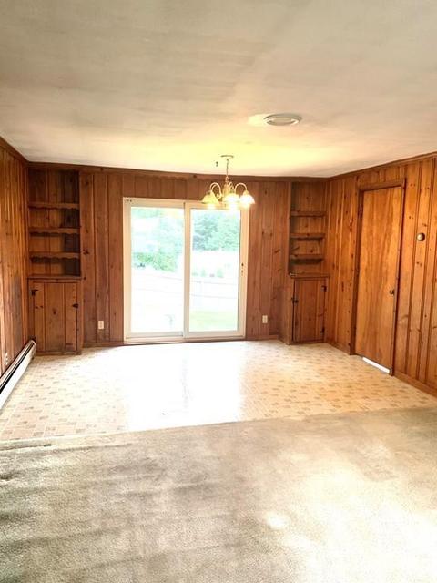 81 Emerson St, Springfield, MA 01118 photo 9