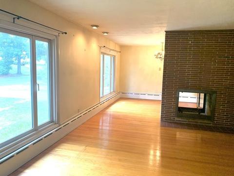 81 Emerson St, Springfield, MA 01118 photo 8