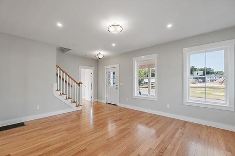 22 Bradley Cir, Devens, MA 01434 photo 13