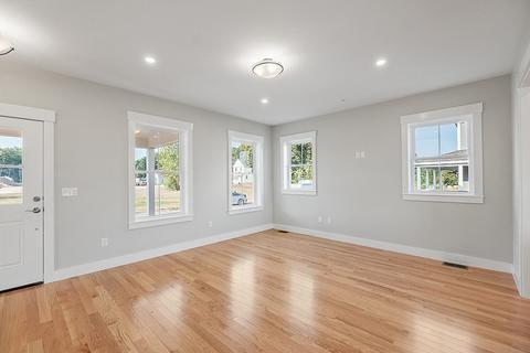 22 Bradley Cir, Devens, MA 01434 photo 14