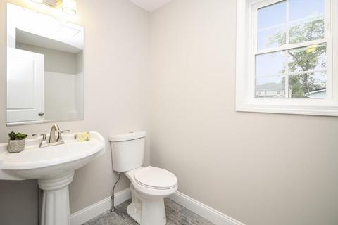 64 Ambrose St, Springfield, MA 01109 photo 11