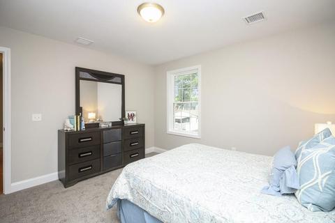 64 Ambrose St, Springfield, MA 01109 photo 17