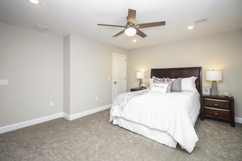 64 Ambrose St, Springfield, MA 01109 photo 13