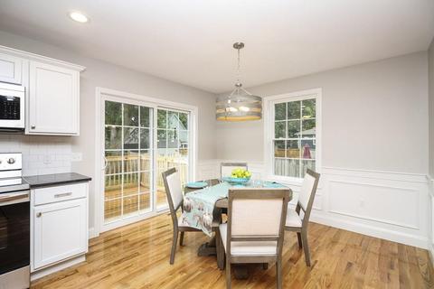 64 Ambrose St, Springfield, MA 01109 photo 4