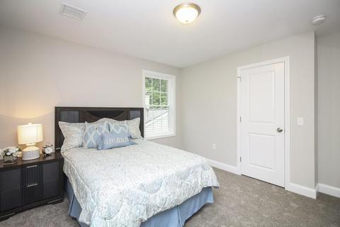 64 Ambrose St, Springfield, MA 01109 photo 18