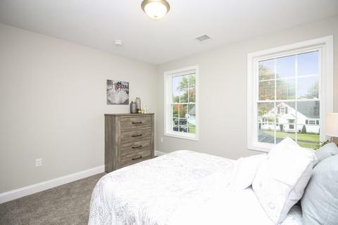 64 Ambrose St, Springfield, MA 01109 photo 23