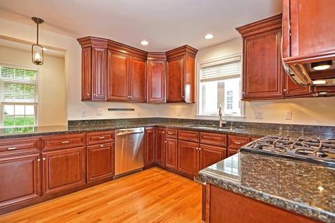 1 Pinecrest Rd, Framingham, MA 01701 photo 2