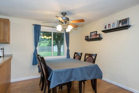 43 Briarcliff St, Springfield, MA 01128 photo 17