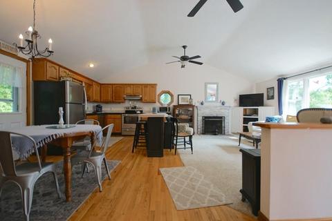 5 Vine St, Gloucester, MA 01930 photo 7