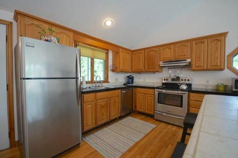 5 Vine St, Gloucester, MA 01930 photo 9