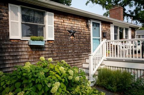5 Vine St, Gloucester, MA 01930 photo 2
