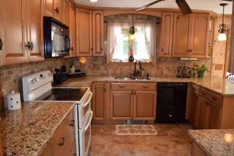 68 Maple St, Methuen, MA 01844 photo 5