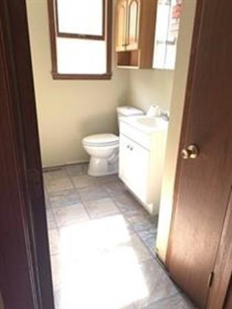 11 Bevier St, Springfield, MA 01107 photo 4