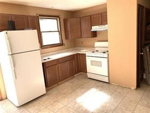 11 Bevier St, Springfield, MA 01107 photo 2