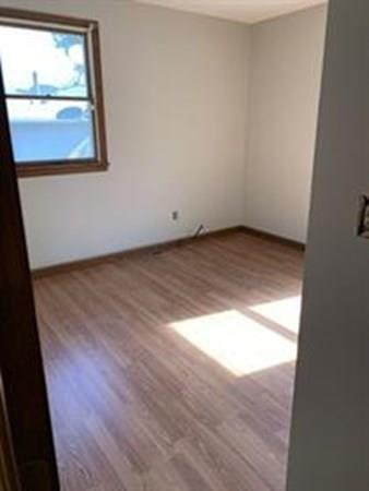 11 Bevier St, Springfield, MA 01107 photo 6