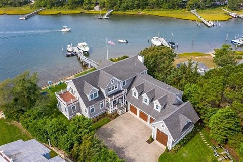 429 Monomoscoy Rd, Mashpee, MA 02649 photo 2