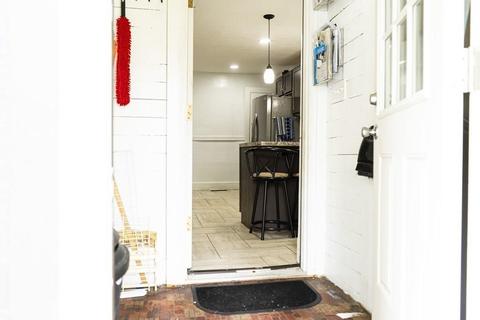 107 Ranney St, Springfield, MA 01108 photo 3