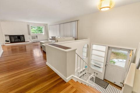 60 Blake St, Needham, MA 02492 photo 2