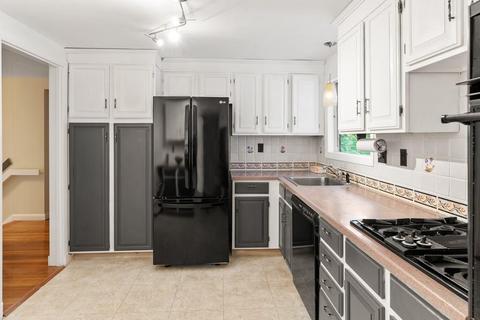 60 Blake St, Needham, MA 02492 photo 13