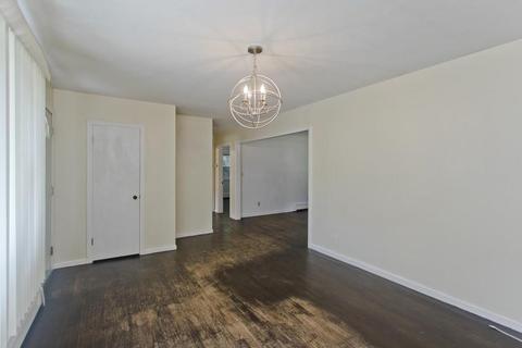 102 Melba St, Springfield, MA 01119 photo 10