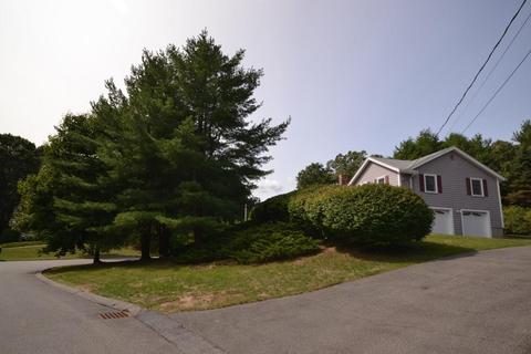 2 Cedar Hill Dr, Danvers, MA 01923 photo 2