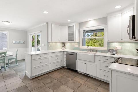 10 Wingaersheek Rd, Gloucester, MA 01930 photo 12