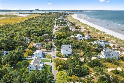 10 Wingaersheek Rd, Gloucester, MA 01930 photo 2