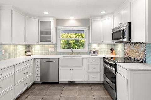 10 Wingaersheek Rd, Gloucester, MA 01930 photo 13