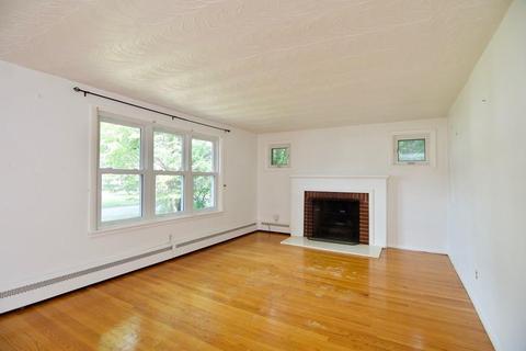 75 Macomber Ave, Springfield, MA 01119 photo 7