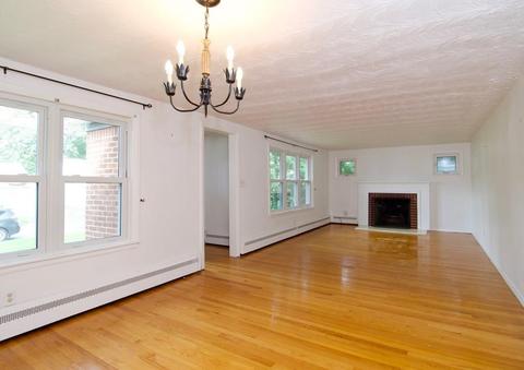 75 Macomber Ave, Springfield, MA 01119 photo 9
