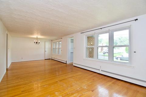 75 Macomber Ave, Springfield, MA 01119 photo 8