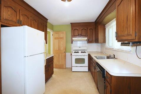 17 Overlook Dr, Springfield, MA 01118 photo 3