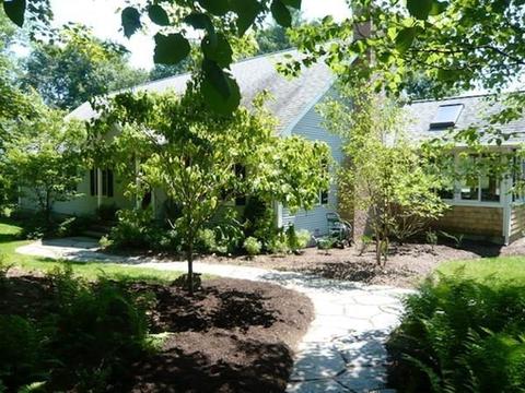 661 W Cherry St, Holyoke, MA 01040 photo 4
