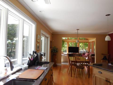 661 W Cherry St, Holyoke, MA 01040 photo 9