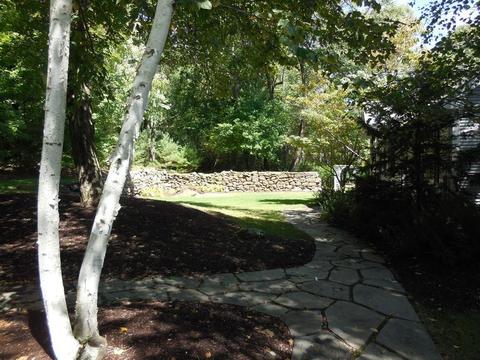 661 W Cherry St, Holyoke, MA 01040 photo 5