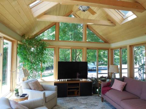 661 W Cherry St, Holyoke, MA 01040 photo 8