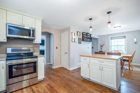 745 Plumtree Rd, Springfield, MA 01118 photo 9